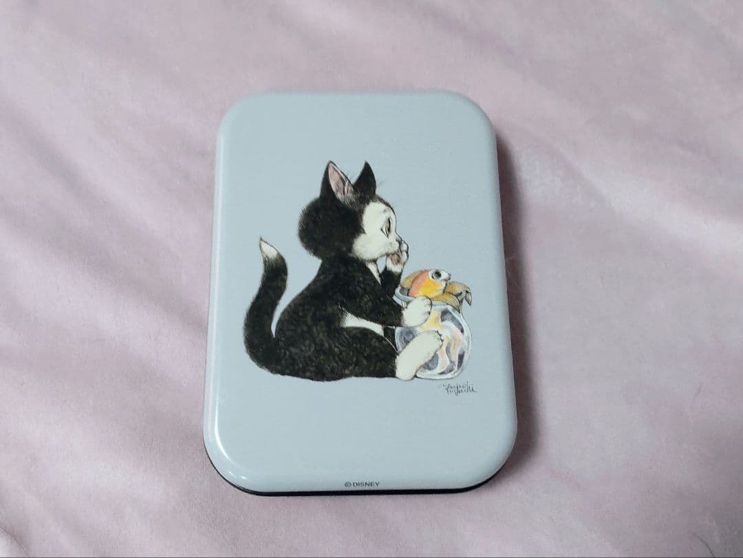 ヒグチユウコ×Disneyフィガロ ラグマット&缶セット