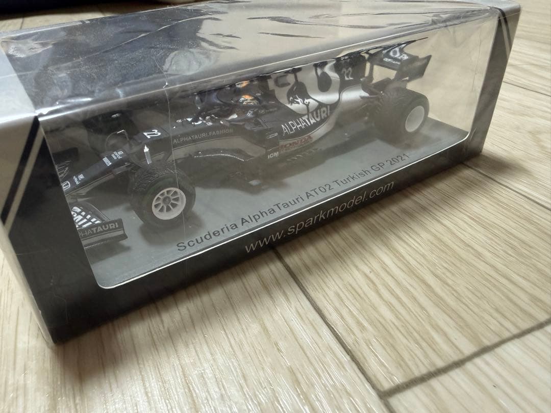 1/43スパーク アルファタウリ AT02角田 裕毅