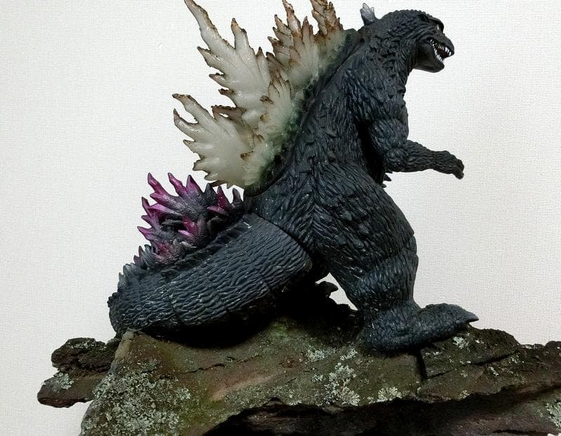 ゴジラ フィギュア 苔 溶岩プレート 台座 横49×高さ39cm 制作品