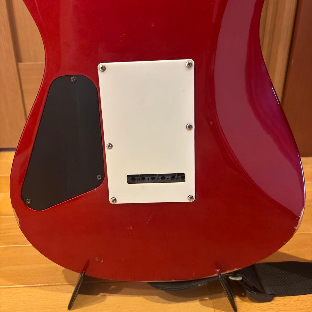 FERNANDES ストラトタイプ（SSH） アーム・ストラップ付、新品弦張替済
