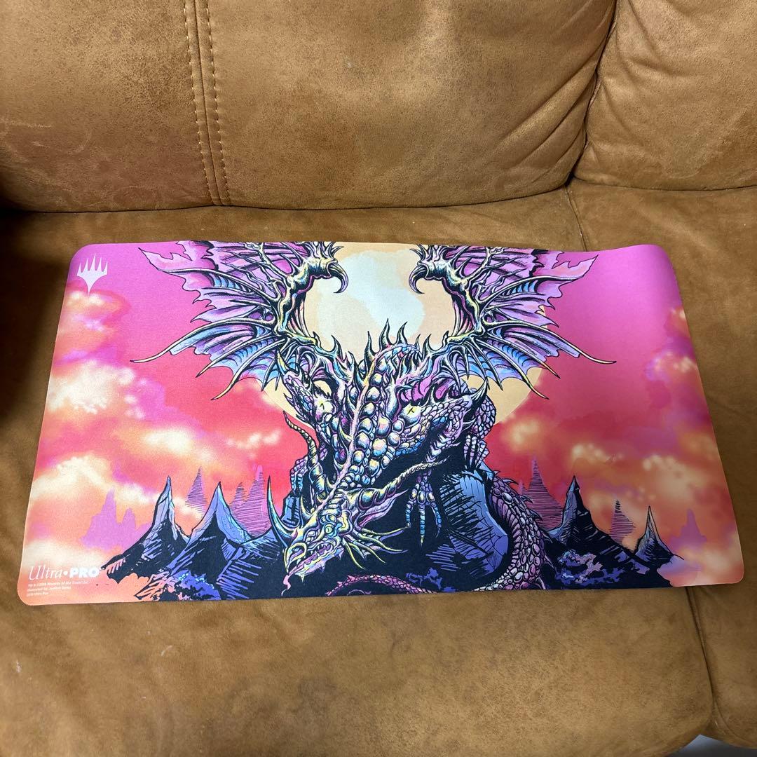 MTG Secret Lair 始祖ドラゴン/Ur-Dragon プレイマット