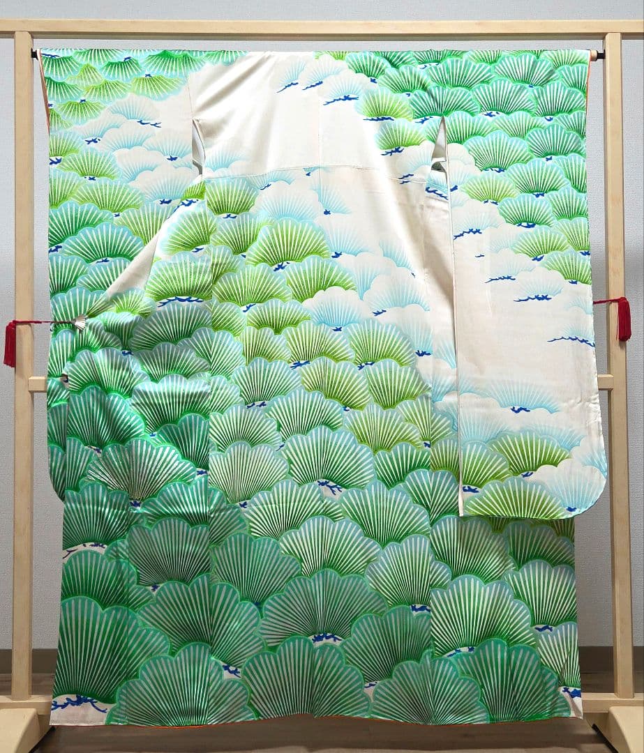 A5◆着物くつろぎ レトロ 豪華な松の木 銀彩 金駒刺繍 袷 正絹 振袖 着物
