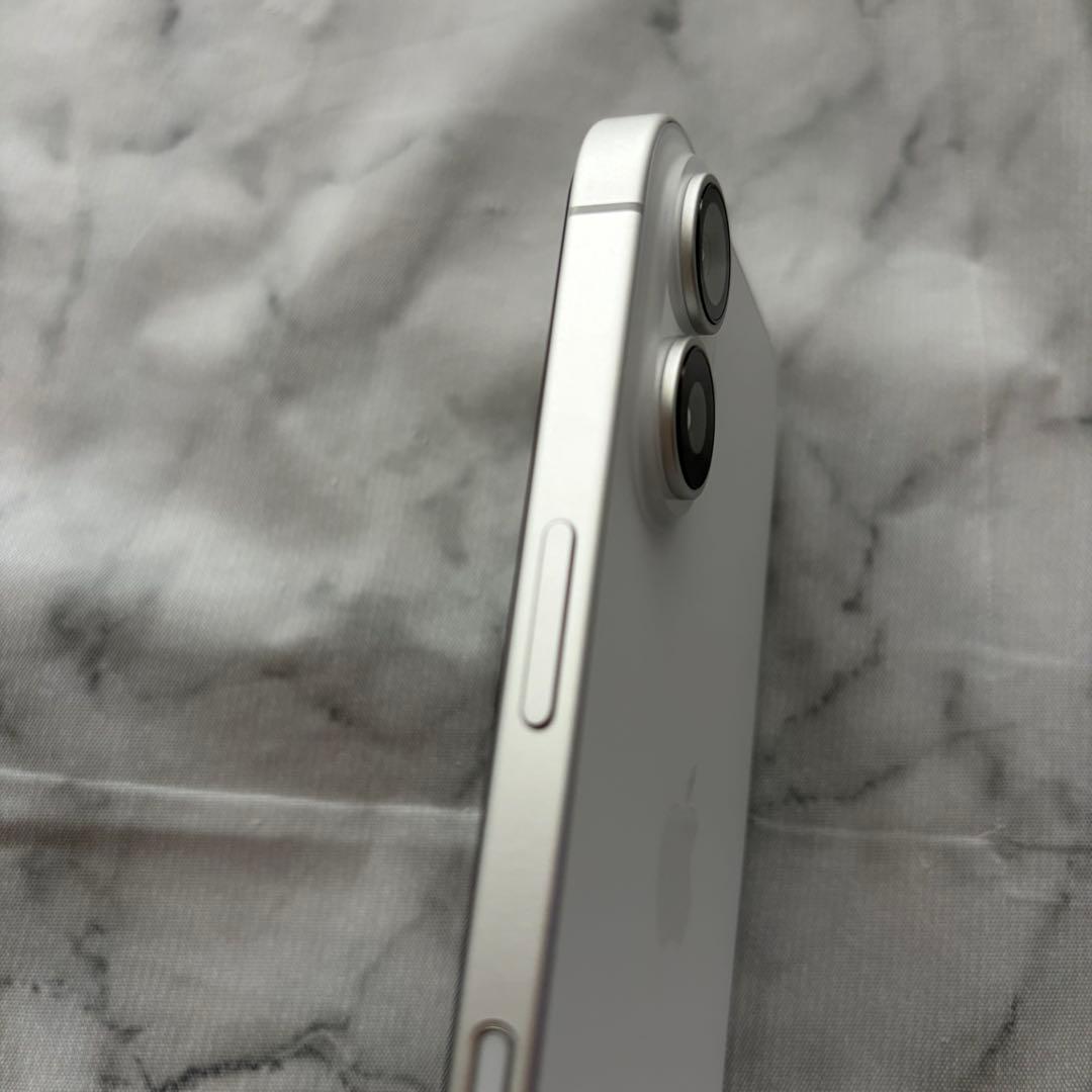【美品】Apple iPhone 16 128GB ホワイト