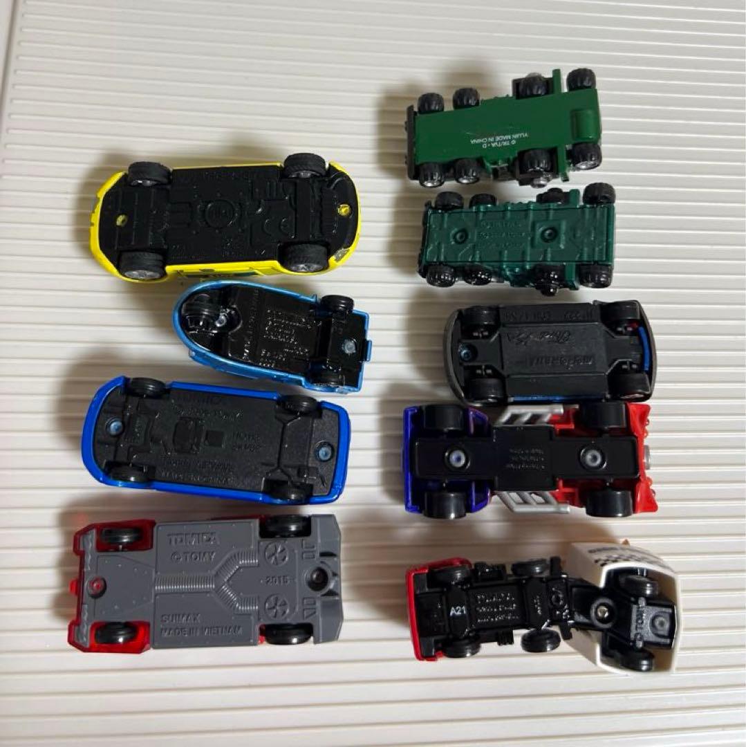 トミカのミニカーのセット