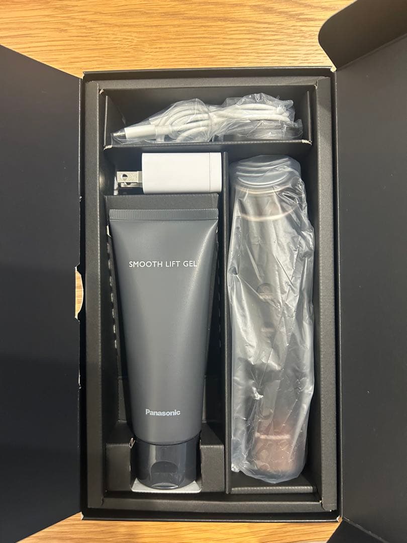 Panasonic VITALIFT 美顔器 EH-SR86-T