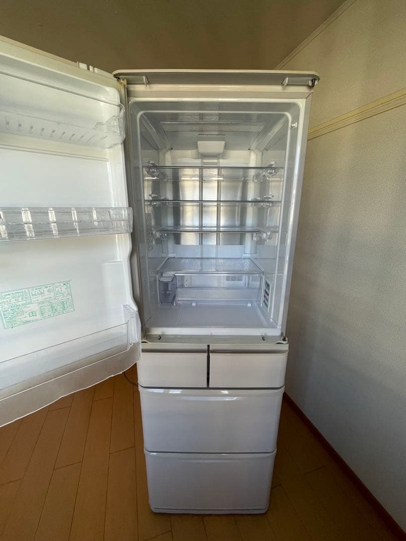 SHARP ホワイト 4ドア冷蔵庫 上部冷却方式　値下げしました⭐︎