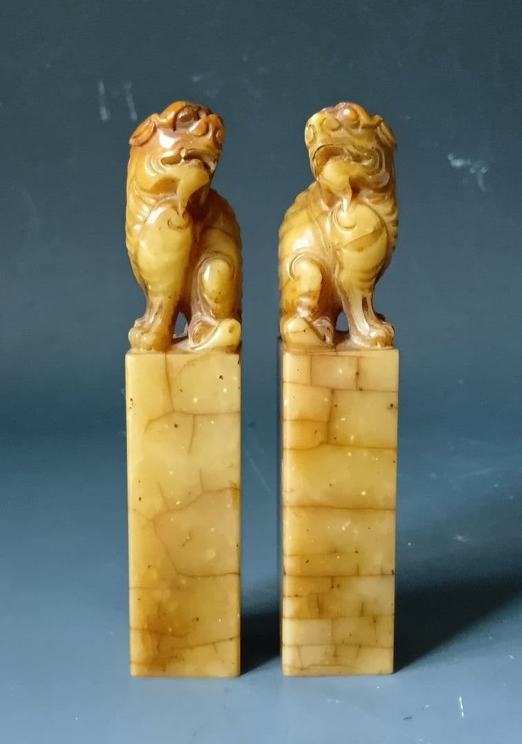 古印材「寿山石獅子鈕一対」/落款「董大年」/木箱入