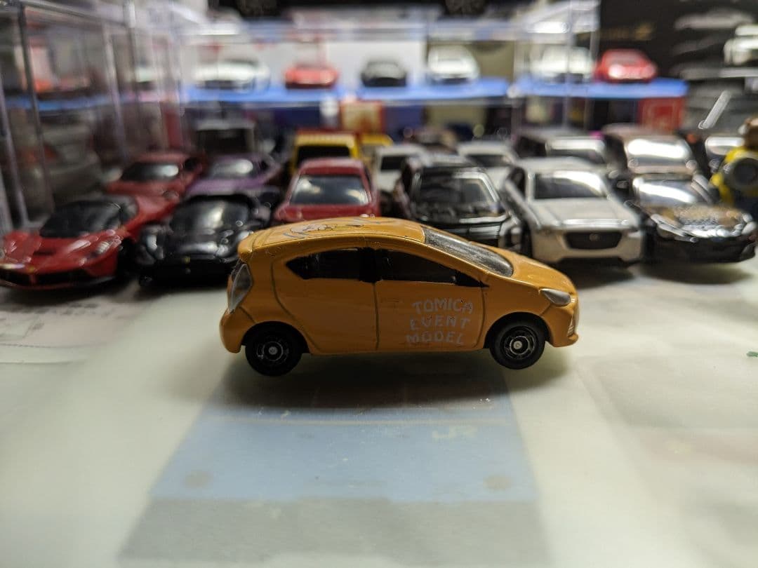 トミカ イベントモデル No.34 トヨタ アクア