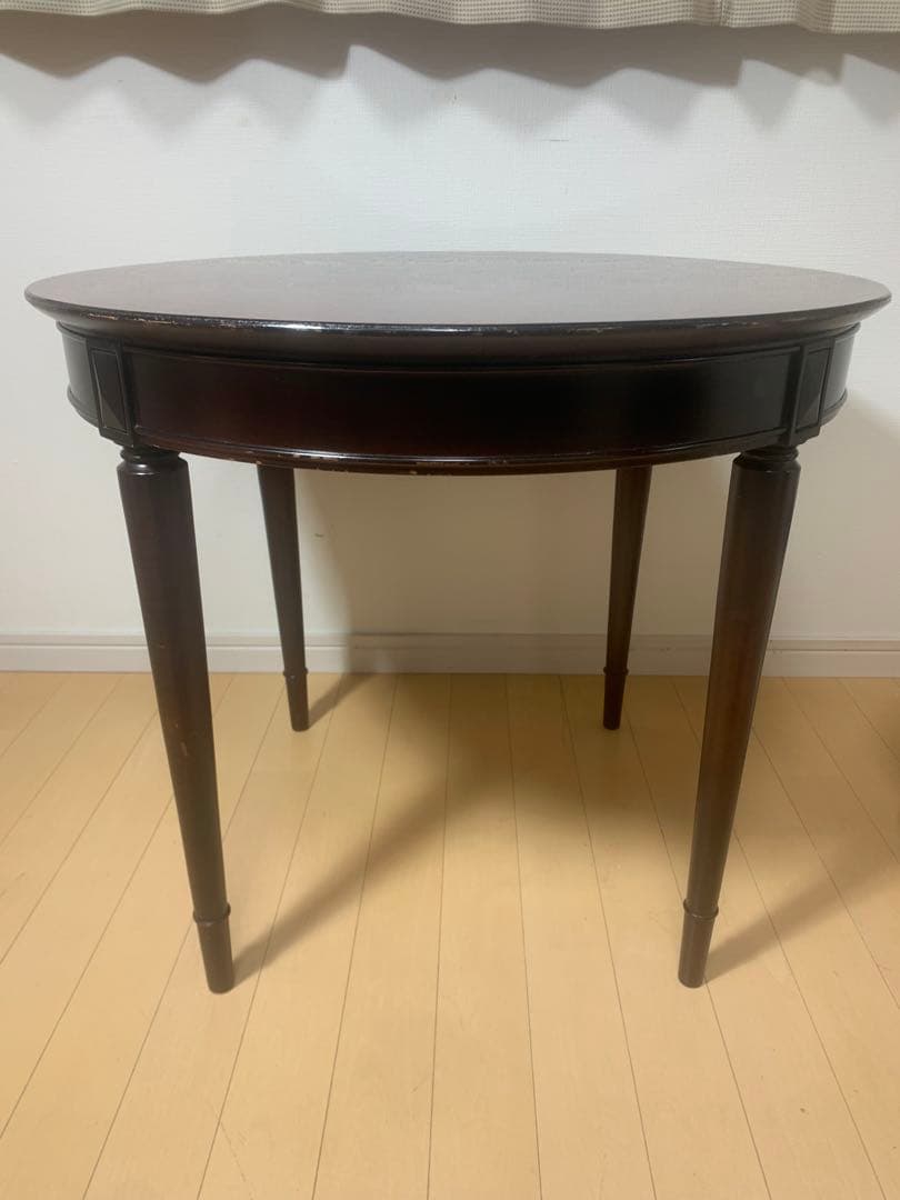 ラウンドテーブル　ダークブラウン 円形ダイニングテーブル　アンティーク