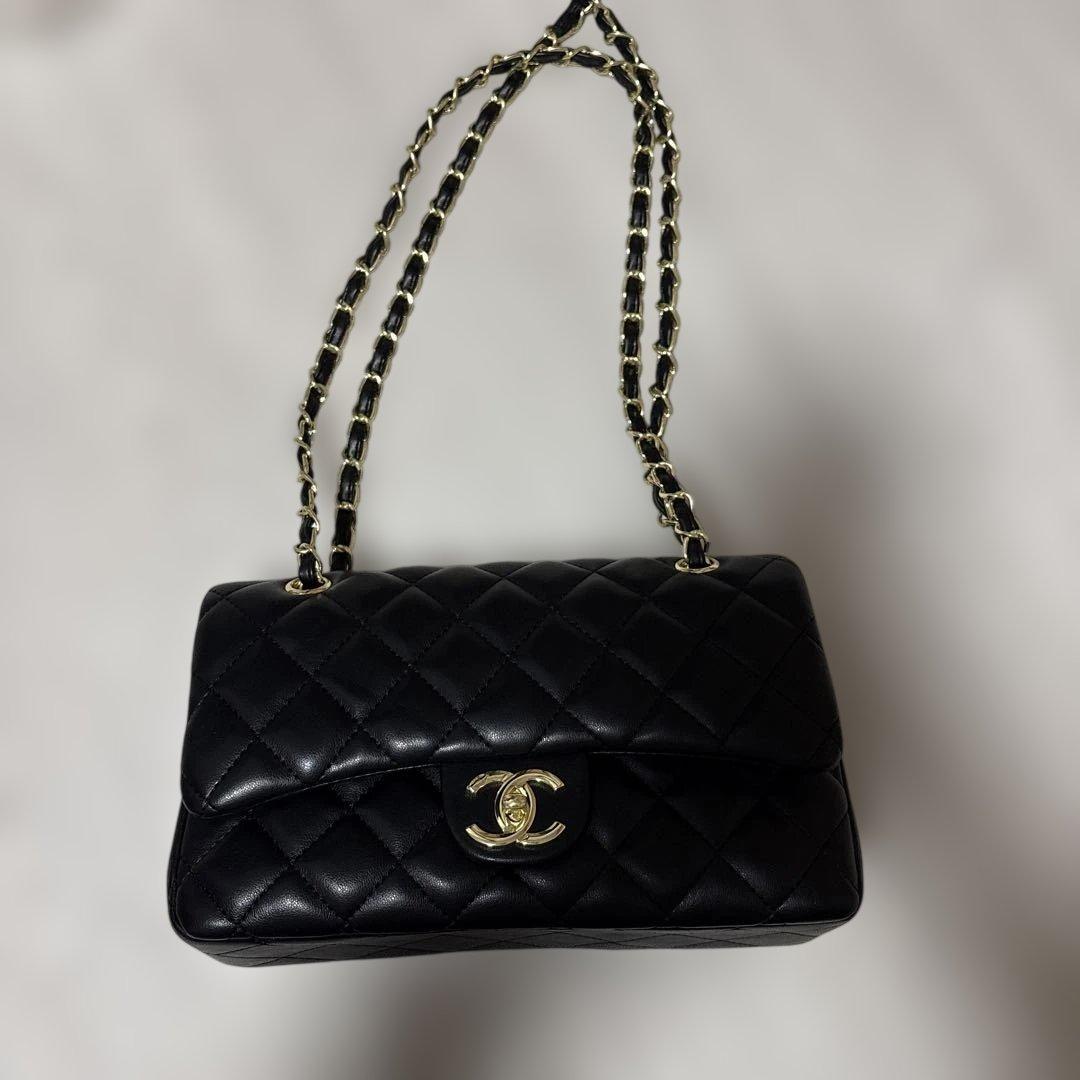 ノベルティCHANEL ブラック キルティング ショルダーバッグ