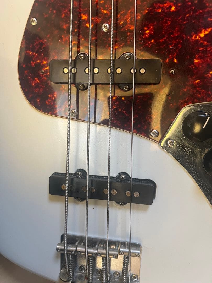 fender JB1975 ホワイトリフィニッシュ