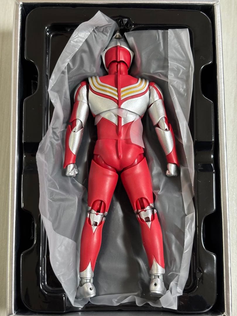 真骨彫製法 ウルトラマンティガ パワータイプ フィギュアーツ