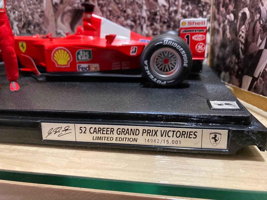 Ferrari F-2001 1:18 •’シューマッハ 通算52回のGP優勝」