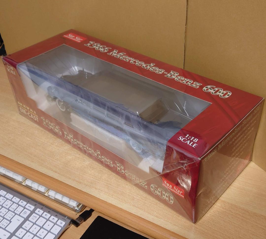 1/18 メルセデスベンツ Mercedes-Benz 600 リムジンミニカー