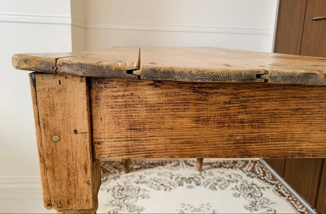 アンティーク　テーブル　KRANKで購入　ダイニングテーブル　ヴィンテージ