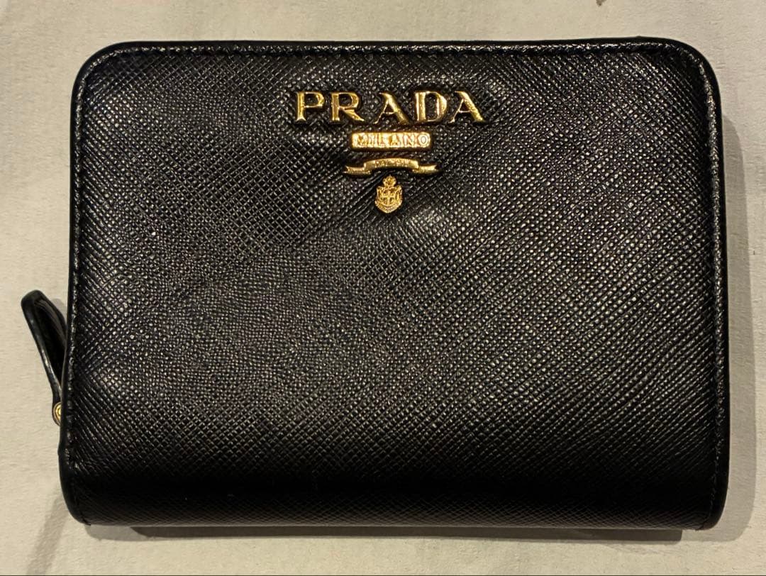 PRADA 二つ折り財布 ラウンドファスナー 黒
