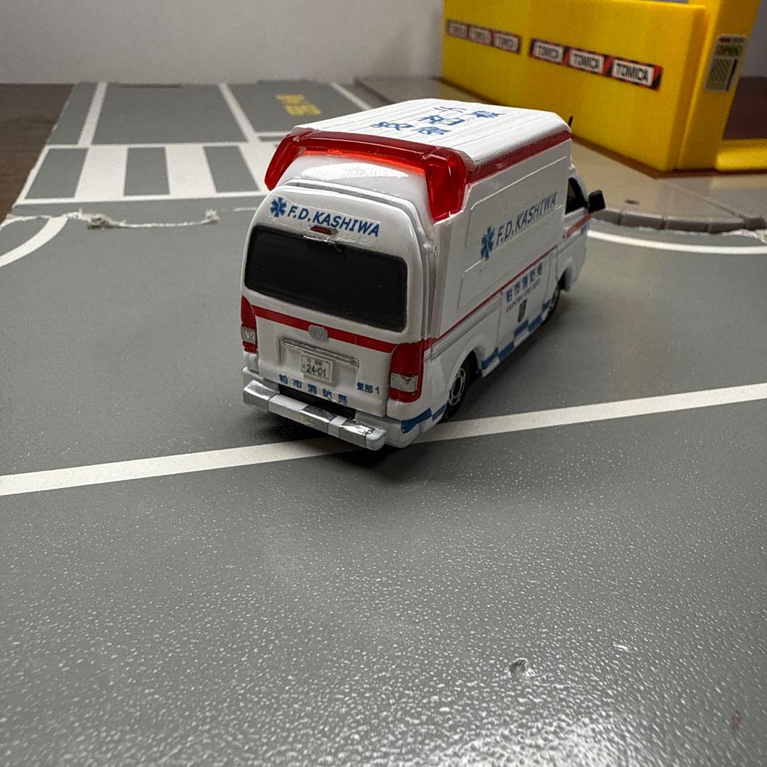 トミカ