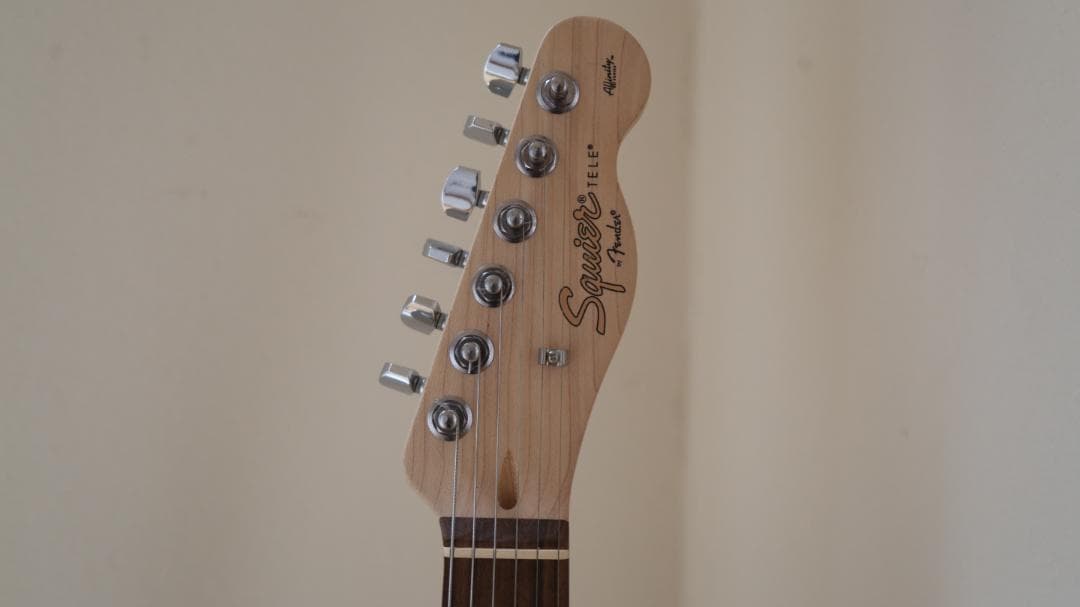 Squier by fender Telecaster　Ice Blue