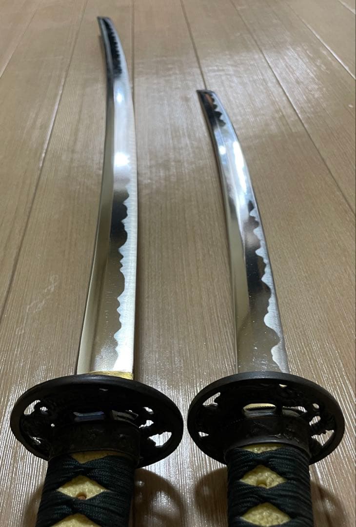 ハチワレ　模造刀　居合刀　太刀　脇差　刀掛け　武具　U0331