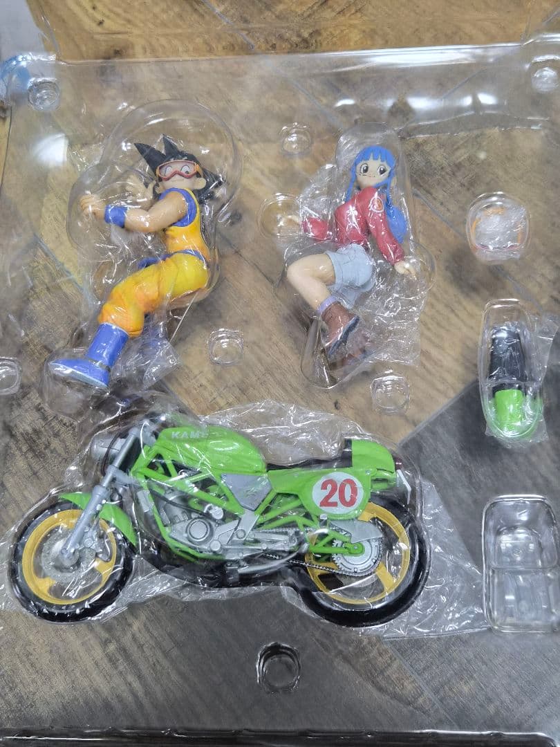 デスクトップリアルマッコイ　05 孫悟空&チチ