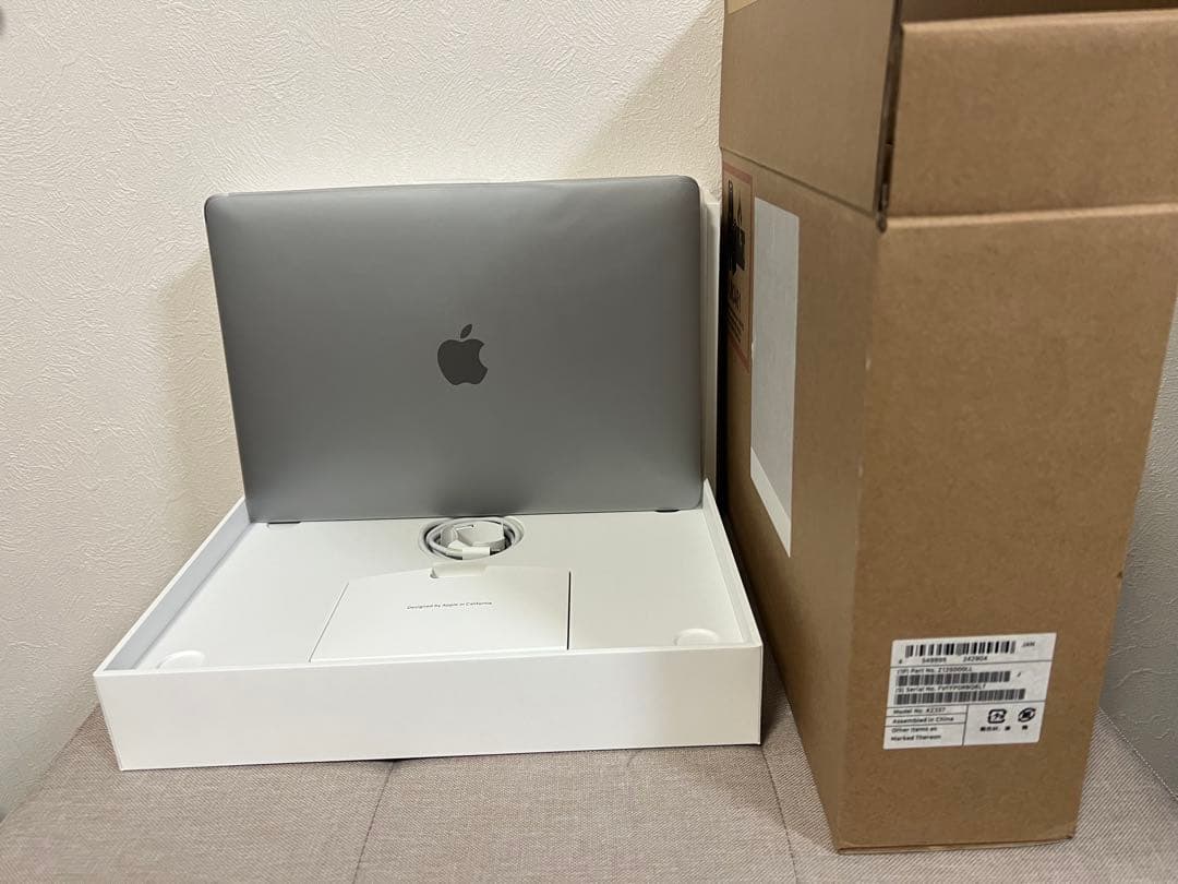 【美品】MacBook Air M1 16GB ,1TBスペースグレイ