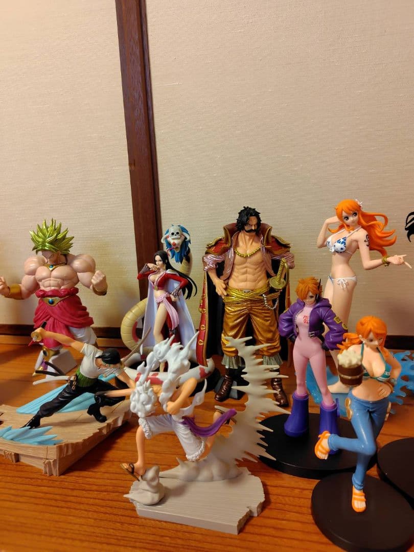 ワンピースなどフィギュアコレクション