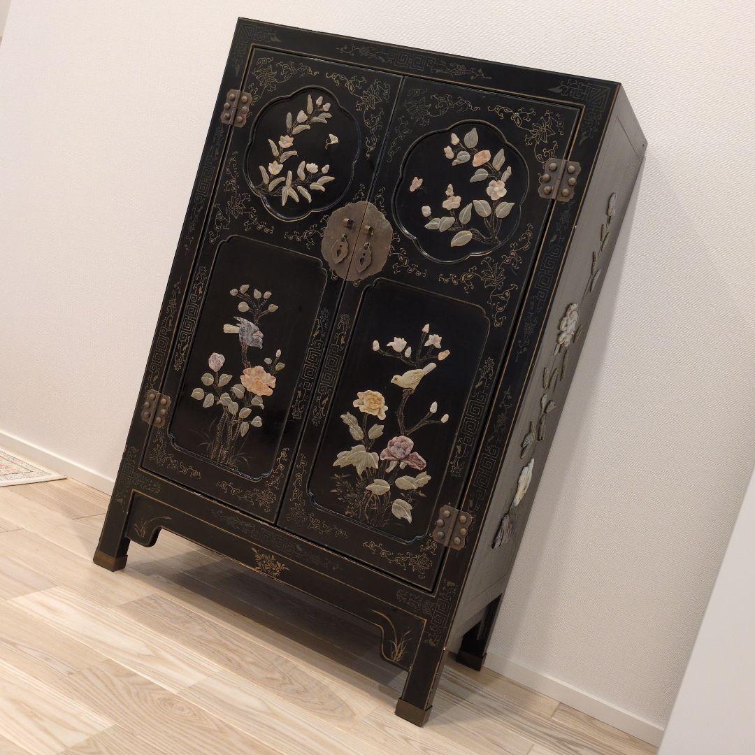 中国家具 キャビネット 花鳥細工 黒塗り 玉石 アンティーク調