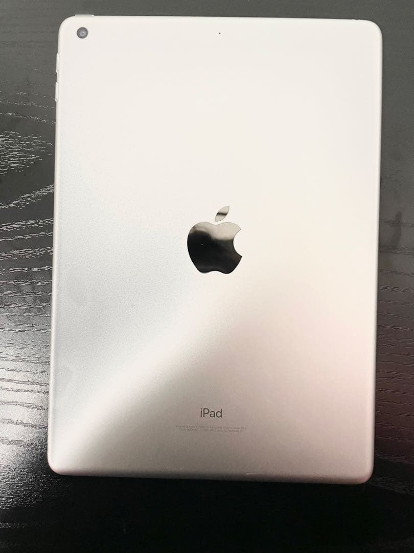 iPad 第5世代 32GB Wi-Fiモデル シルバー