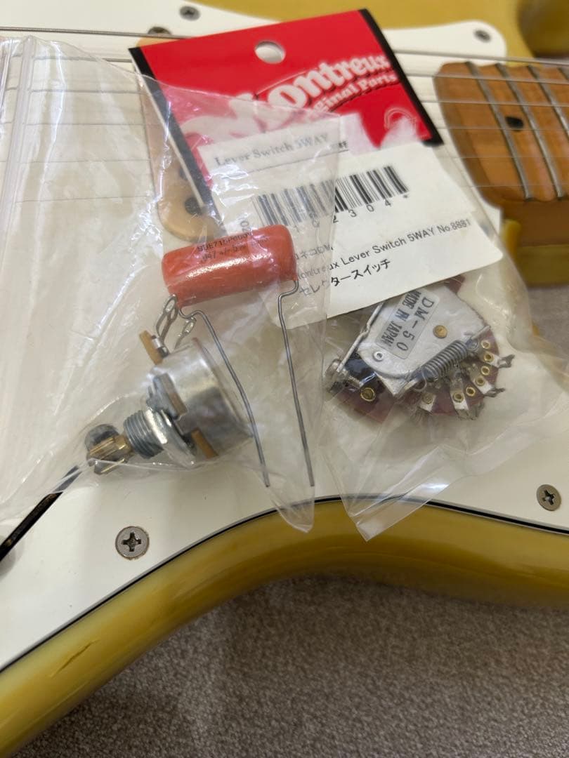 フェンダー　Japan ST-72 95DM スキャロップ フジゲン Fシリアル