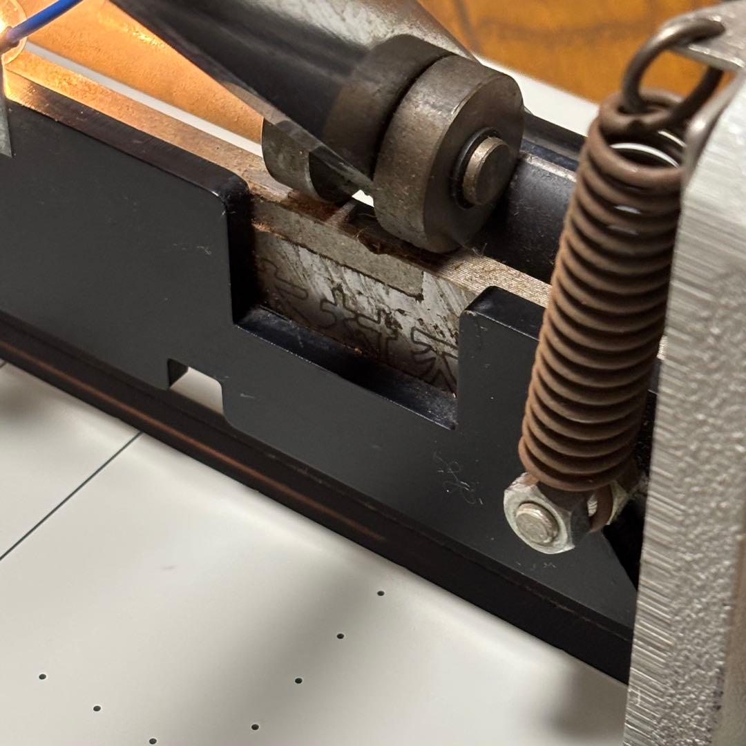 PLUS 手動断裁機　PK-513 動作品　カットライン点灯