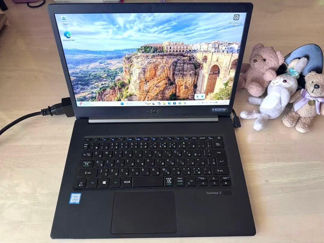 TravelMate 第8世代i5 RAM8G SSD128Gダブル搭載！