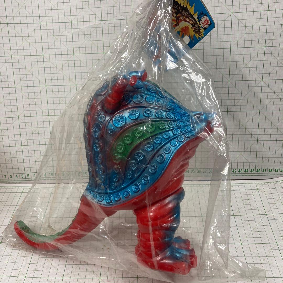 2001年に、ブルマークソフビ復刻版シリーズの初期カラージャイアントタッコンク