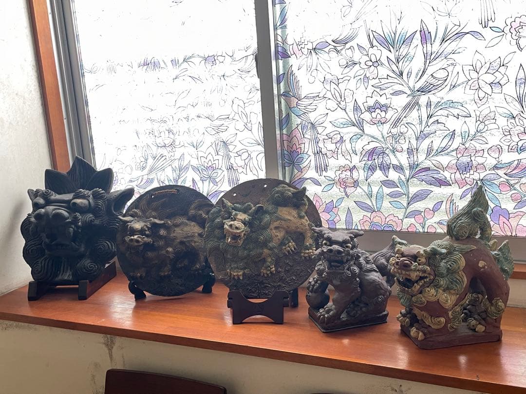 島常賀　壁掛けシーサー白土　壺屋焼