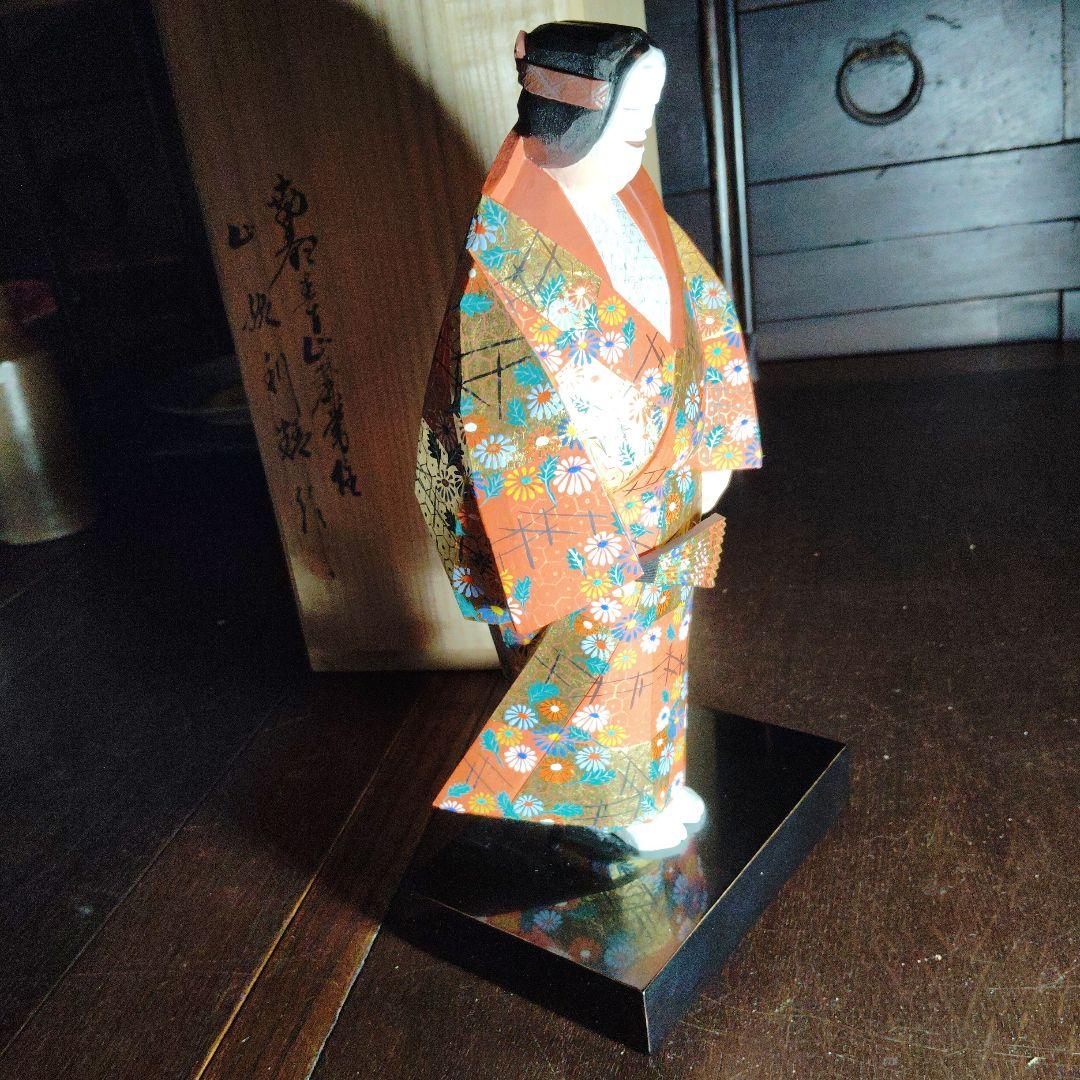 奈良木彫り、御所人形 オレンジ花柄 木製