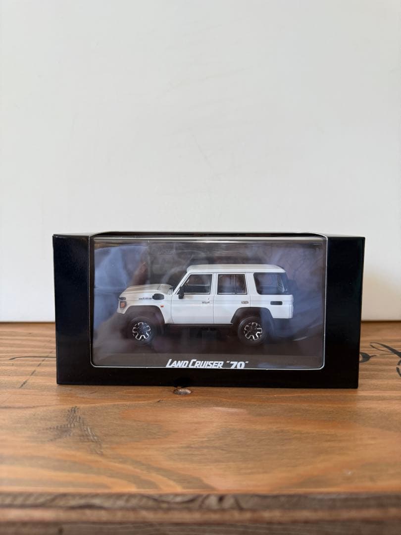Land Cruiser 70 ホワイトミニカー