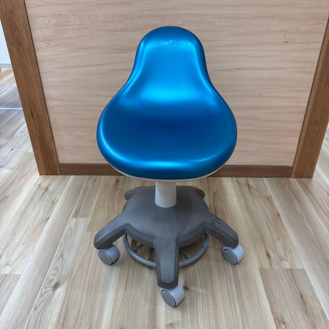 キャスター付き 椅子