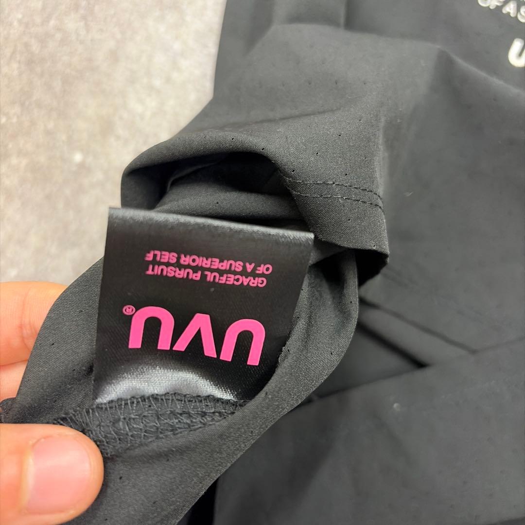 UVU ブラック タンクトップ