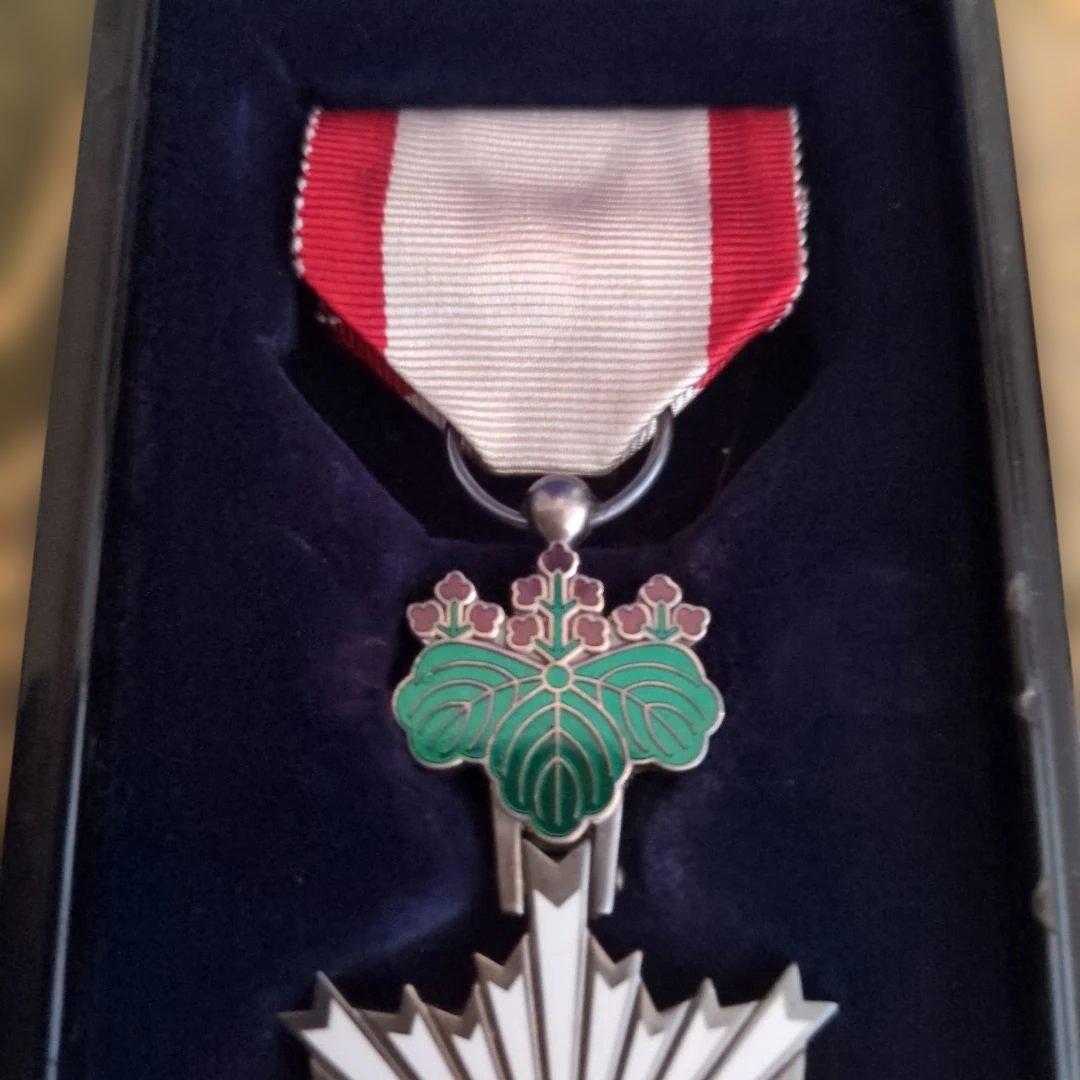 【最終価格・美品】勲六等単光旭日章 略綬・塗共箱付き