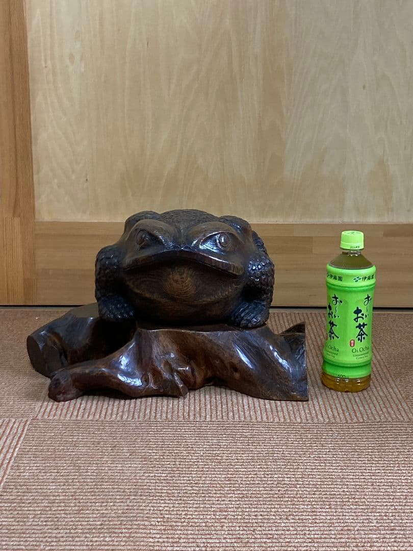 松平家　かえるの置物 　　　　（無事かえる）