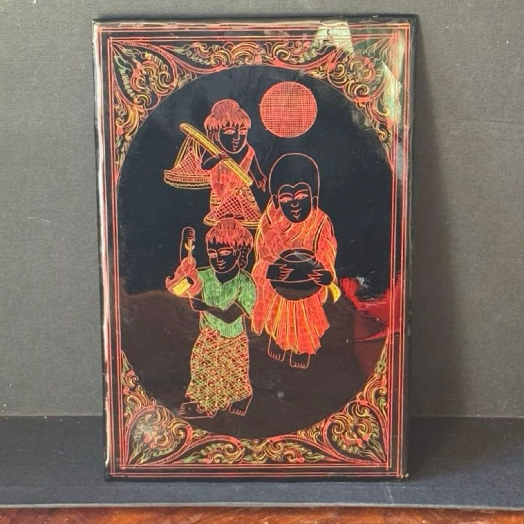 【Vintage Lacquer Etched Art】3人の人物のアートピース
