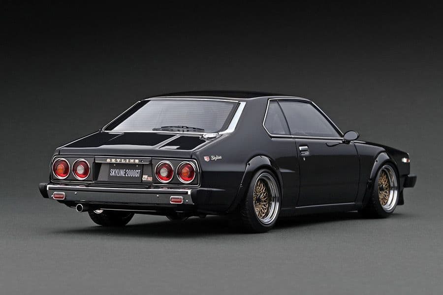新品•未開封　1/18 イグニッションモデル日産　スカイライン2000GT-ES