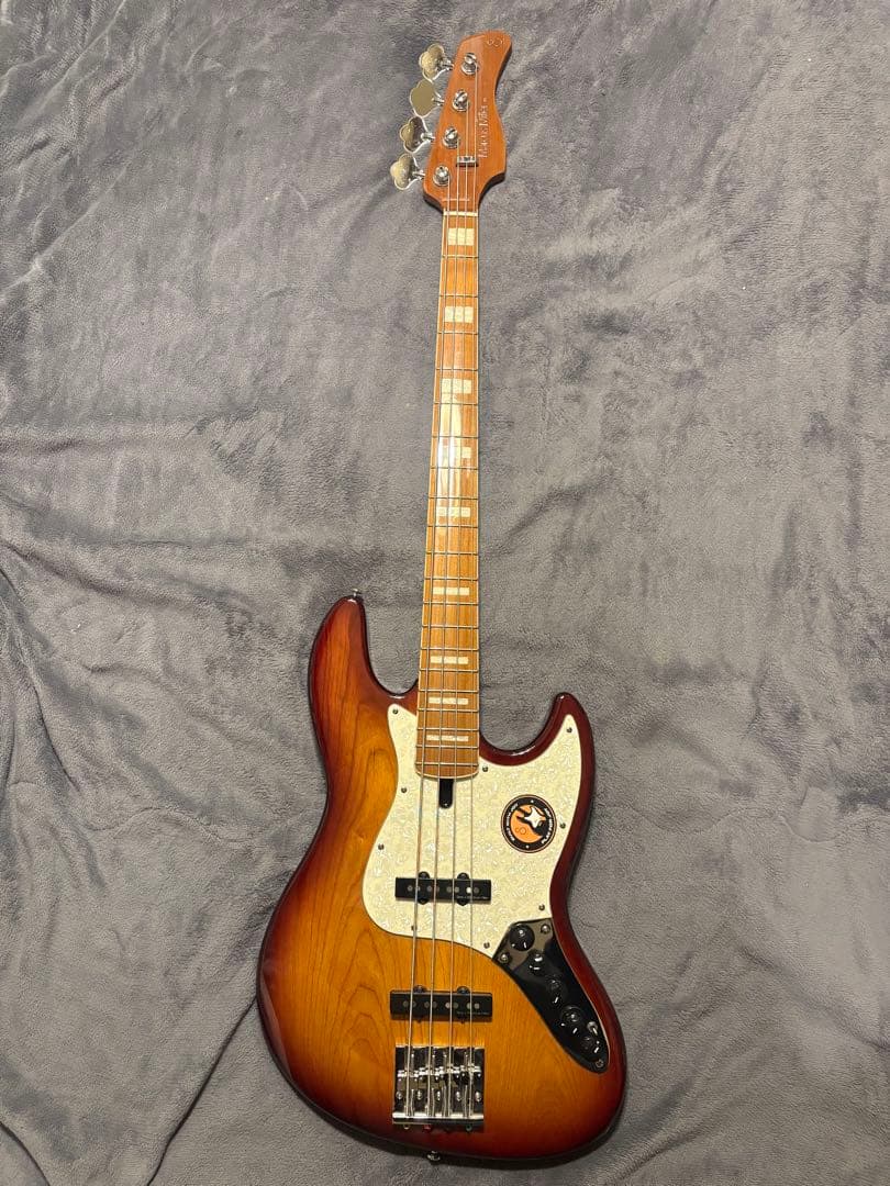 Sire ( サイアー ) V8 4st Tabacco Sunburst