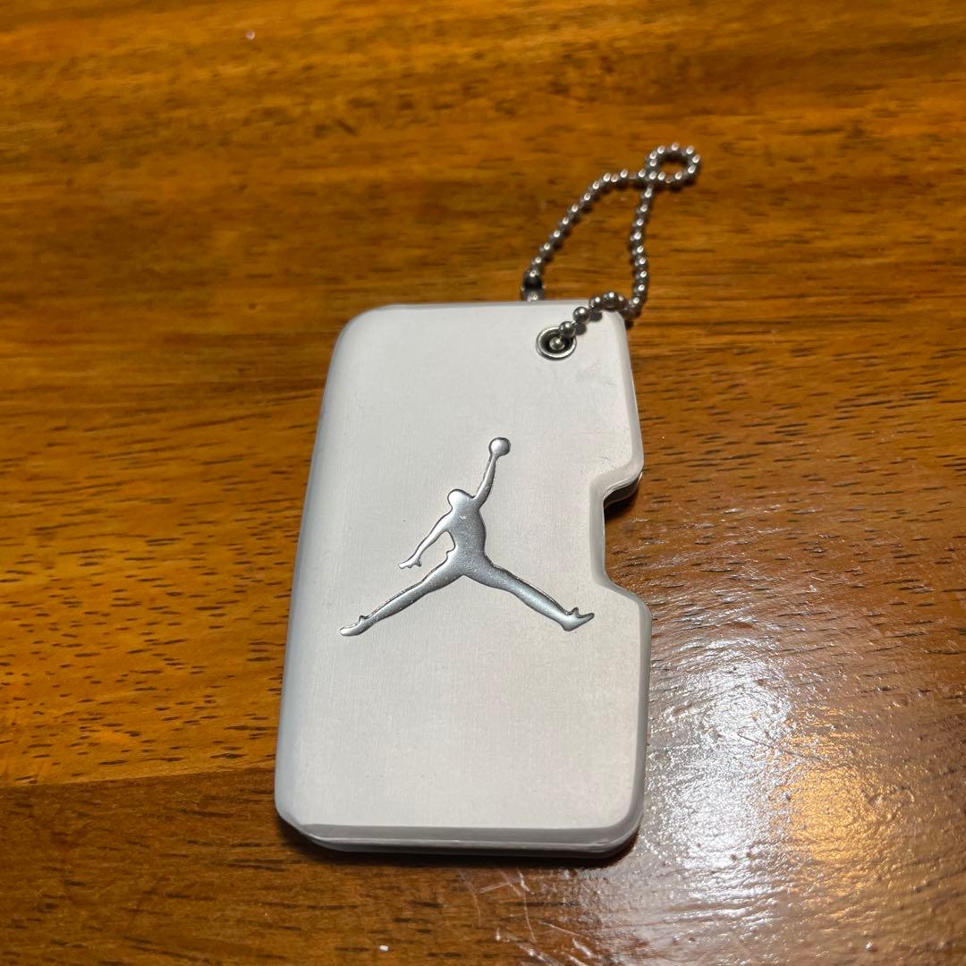 NIKE エアージョーダン　金属製　メタルタグ