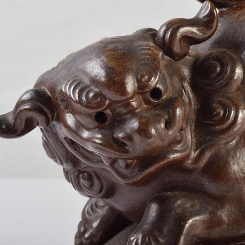 中国　紫砂　朱泥　獅子　置物　在銘　V　8929