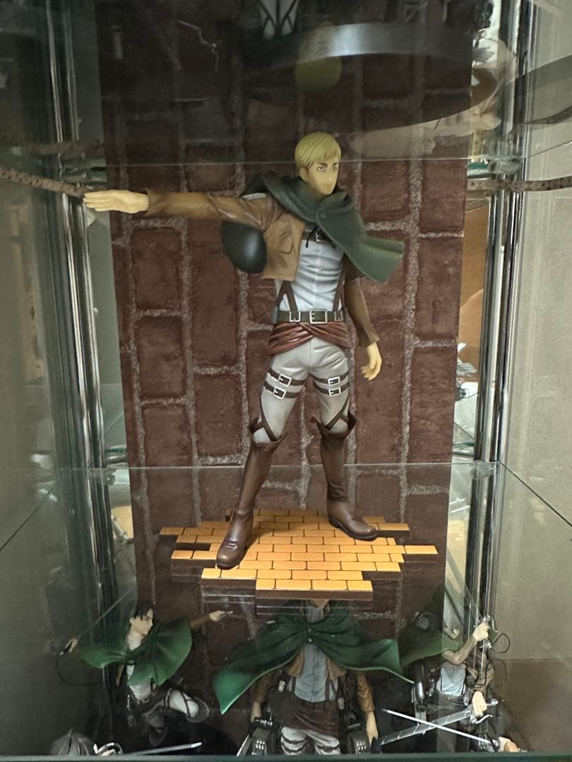 進撃の巨人　フィギュア　BRAVE-ACT 1/8 エルヴィン・スミス