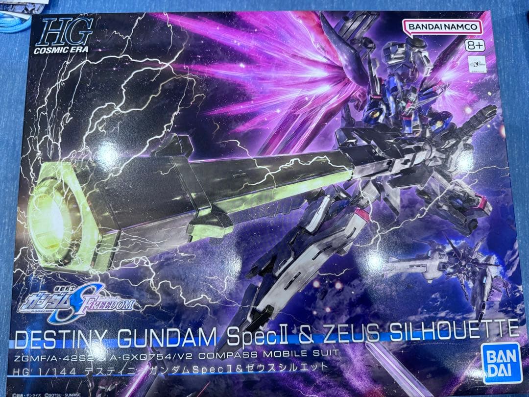 HG ディスティニーガンダムSpecII＆ゼウスシルエット
