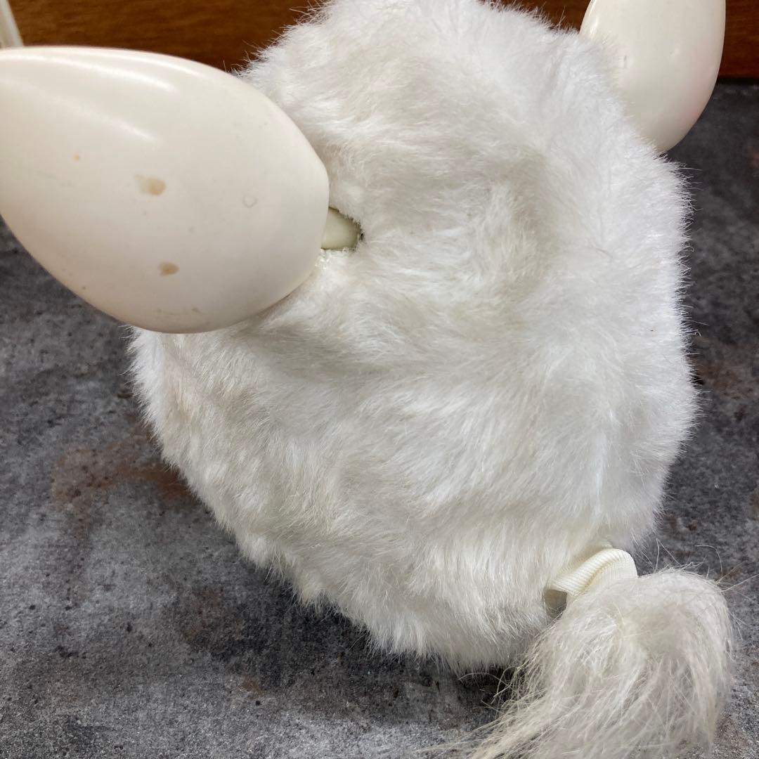 ファービー　マシュマロホワイト　アップルレッド