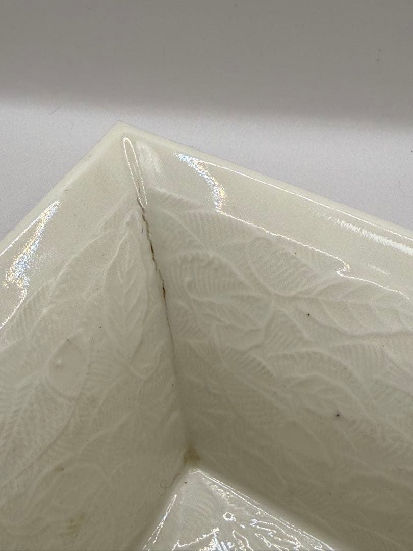 時代　白磁　魚紋角鉢　送料込み260120