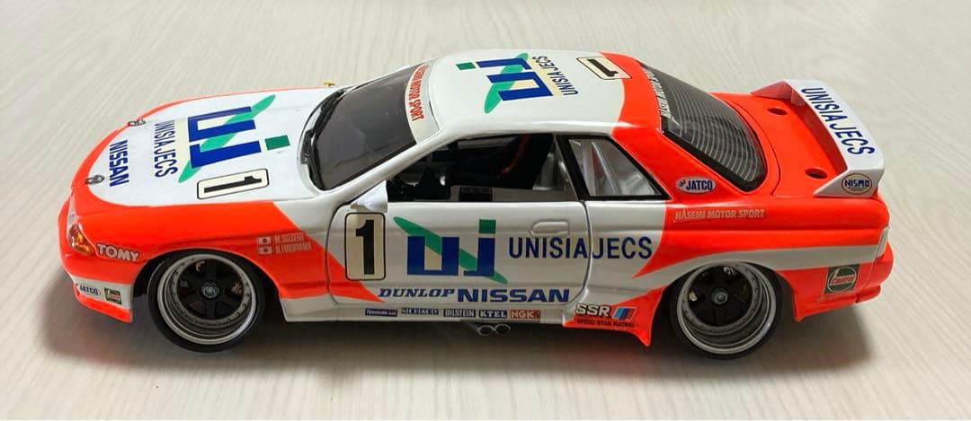 京商　1/18 UNISIA JECS SKYLINE