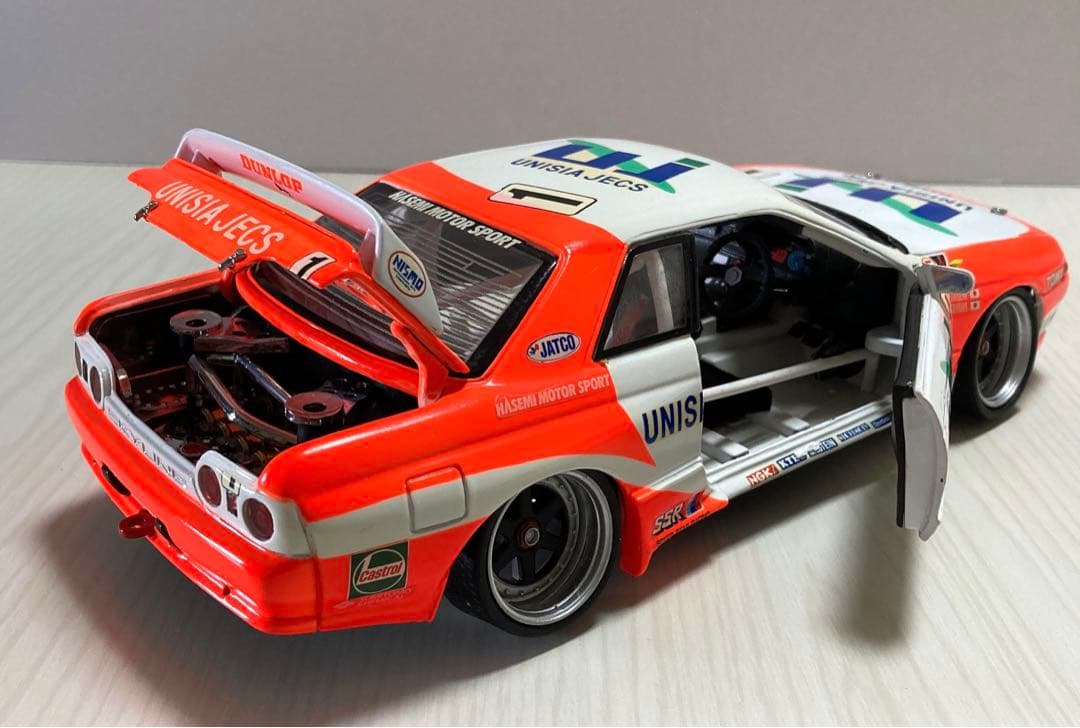 京商　1/18 UNISIA JECS SKYLINE